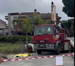 Nella vetreria di San Giovanni la Punta teatro dell'incidente sul lavoro che è costato la vita a un operaio