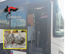 Il pusher minorenne di Randazzo sul bus con 200 grammi di marijuana 