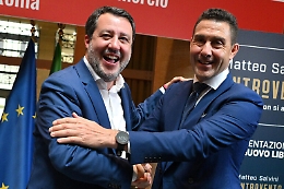 Lega in subbuglio dopo il flop in Toscana, al "Federale" il processo" a Vannacci (e Salvini). La corrente nordista: «Non siamo fascisti»