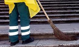 Nuovo bando per la raccolta dei rifiuti, torna il “netturbino di quartiere”