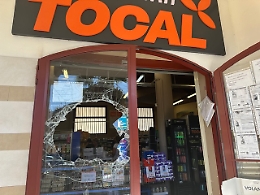 Furto con spaccata ad un minimarket di Aci Catena
