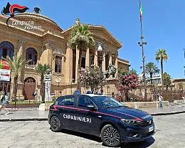 A Palermo sei donne litigano sui social e poi si affrontano in strada