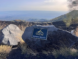 Sempre più "privati" dell'Etna: spuntano altri cartelli nell'area del Parco. «Quella è nostra proprietà»