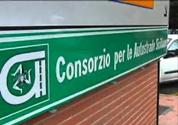 Niente manutenzioni lungo l'autostrada, processo per due ex dirigenti del Cas