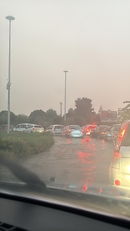 Palermo sott'acqua per un violentissimo nubifragio, tutta la città in tilt (Video)