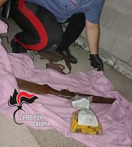 Sequestro di armi e droga a Giarre: una 54enne denunciata