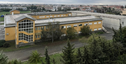 Ragusa, piove nella palestra e nell'auditorium della scuola Mariele Ventre nonostante i lavori eseguiti dal Comune per sanare il problema