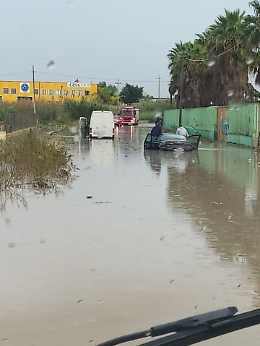 Acquazzoni pericolosi a Vittoria, automobilisti in panne salvati dai vigili del fuoco