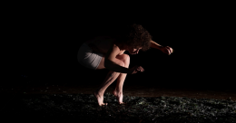 Sotto il tendone di "Settevoci" si apre il progetto "Isola", tre performance tra circo,  teatro, musica