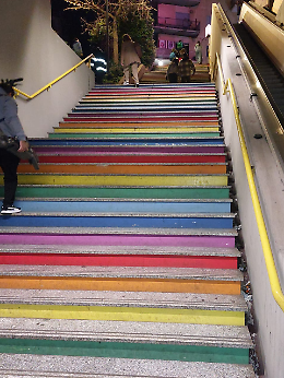 “Scala Mobile Guasta da Giorni alla Borgo: Disagi per i Passeggeri”