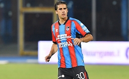 Catania-Crotone:  la sblocca Corbari sugli sviluppi di un corner! Rossazzurri avanti - 1-0