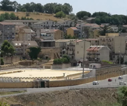 Spogliatoi incustoditi al S. Ippolito, giocatori derubati mentre disputavano un match