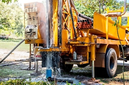 Pozzi trivellati abusivamente e carenze igienico sanitarie: sanzionato un autobottista