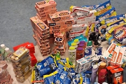 La cresta sulla spesa di Natale: in tre rubano alimenti per rivenderli sui social