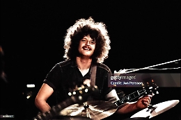 &ldquo;Cat&rsquo;s Squirrel&rdquo; al Marquee, l&rsquo;urlo del blues: addio a Mick Abrahams, la prima chitarra che accese i Jethro Tull