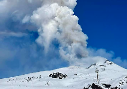 Dopo il Vona rosso, sull'Etna scatta l'"Allarme": divieti e ordinanze per l'accesso al vulcano