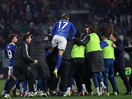 Como-Bologna, pareggio da film: espulsione di Cambiaghi, rigore revocato e il pari incredibile di Baturina