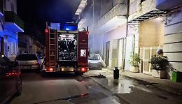Incendio nel corso della notte in un'abitazione di Acate, forse un cortocircuito