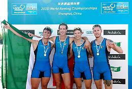 Il Gs Fiamme Gialle ha celebrato i suoi quattro campioni del mondo di Canottaggio