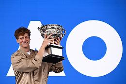 Australian Open, la lunga notte azzurra: quando e contro chi giocano i cinque italiani in campo