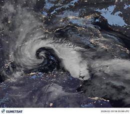 Il ciclone Harry spaventa la Sicilia: fino a quando insister&agrave; sull'Isola?
