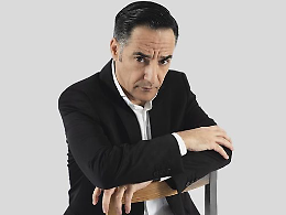 Enigma con Peppino Mazzotta: il genio contro l'ipocrisia