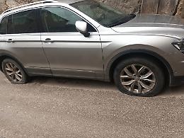 Nuova intimidazione a Ravanusa: tagliati i pneumatici dell'auto del segretario comunale