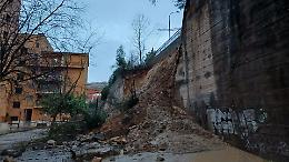 Paura a Enna, Harry fa crollare muri e blocca strade