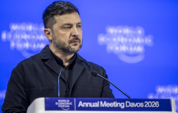 Zelensky dopo il vertice con Trump: &laquo;Incontro positivo e produttivo&raquo;. Ma sferza l'Europa: &laquo;Divisa e persa&raquo;. Domani il trilaterale Ucraina-Usa-Russia