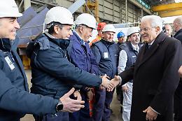 Mattarella fra le tute blu di Fincantieri: "Il vostro lavoro garantisce il futuro"