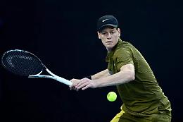 Sinner vince nonostante i crampi, Musetti trionfa al quinto: azzurri agli ottavi dell'Australian Open