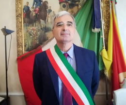 Si arena la sfiducia al sindaco Martello: manca la settima firma per portare la mozione in Consiglio