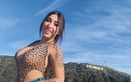 &laquo;Guadagno fino a 15mila euro al mese&raquo;: la siciliana che ha scelto il porno per diventare famosa