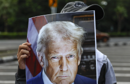 Trump sotto assedio a Minneapolis: invia lo "zar dei confini" Tom Homan e apre all'ipotesi di ritirare l'ICE