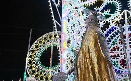 Ad Aci Sant'Antonio baby pusher sorpreso a spacciare durante la festa del patrono 