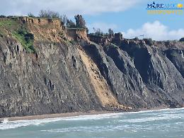 "Intervenite subito o perderemo tutto": Mareamico lancia l&rsquo;ultimo appello per salvare la falesia del Caos