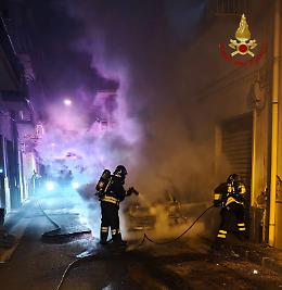Auto alimentata a metano in fiamme a Lentini