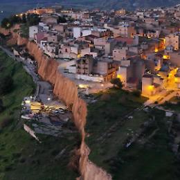 Niscemi, area di rischio estesa a  25 chilometri quadrati: l&igrave; non si potr&agrave; pi&ugrave; costruire