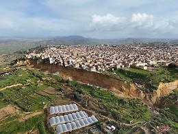 Ma davvero l'idea della newtown per trasferire altrove Niscemi &egrave; una ipotesi sul tavolo? Dibattito aperto, mentre un cittadino su venti &egrave; stato evacuato