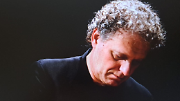 Andrea Lucchesini rende omaggio a Maria Tipo: poesia e chiarezza in Schubert e Chopin