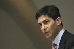 Oro e argento in caduta libera: cosa c&rsquo;&egrave; davvero dietro lo schianto che ha gelato i mercati