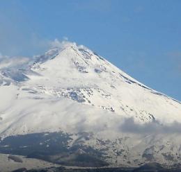 Allerta meteo gialla: timori per Niscemi e le zone colpite dal ciclone Harry, mentre l'Etna &egrave; tutto imbiancato