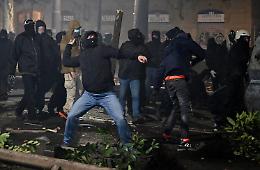 Scontri di Torino: il giovane arrestato ha 22 anni e si definiva "anarchico"