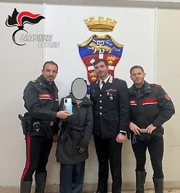 Patern&ograve;, 22enne arrestato dopo il furto del cellulare: telefonino restituito ma gi&agrave; formattato