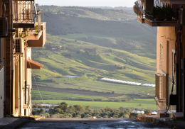 Niscemi, Schifani avverte: &laquo;Non si rientra nelle case della zona rossa&raquo;. Raccolta fondi del Comune