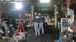 Auto rubate, ricambi e un cavallo detenuto illegalmente: blitz della Polizia tra Lentini e Francofonte