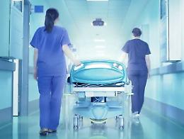 Trasporto pazienti tra gli ospedali della provincia di Ragusa, Nursind denuncia: "Mancano i dispositivi di protezione per il personale"