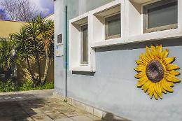 Ennesimo furto nell'asilo Girasole, ma stavolta ci sono i carabinieri: acciuffato il ladro seriale