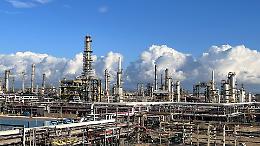 Petrolchimico: al posto di Versalis una bioraffineria di Eni e Q8 entro il 2028. Il ministro Urso: &laquo;Basi finanziarie robuste&raquo;