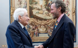 Jovanotti tra i saloni del Quirinale: l'incontro con Mattarella dopo nomina a commendatore 